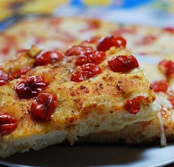 Пицца «Альтальо» с помидорами черри
