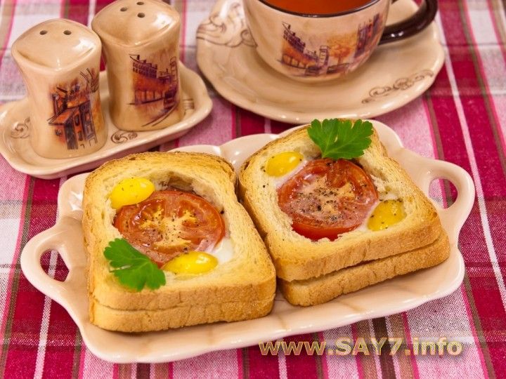 Бутерброды на сковороде с яйцом