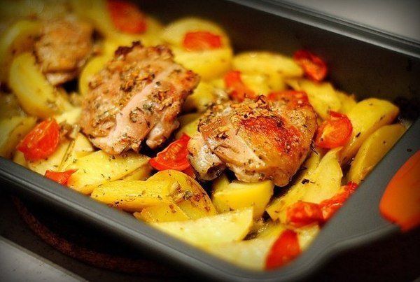 Бедро куриное в духовке с картошкой рецепт