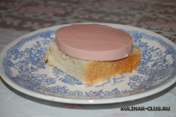 Бутерброд с колбасой фото