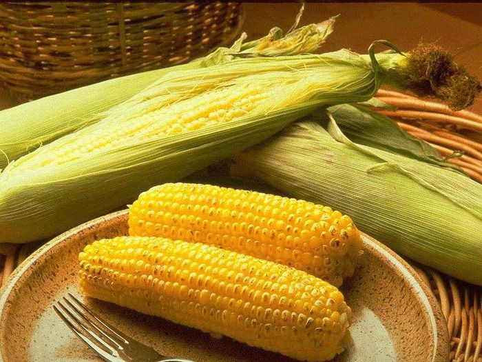 Как отварить кукурузу в початках