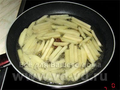 Картошка фри на сковороде фото