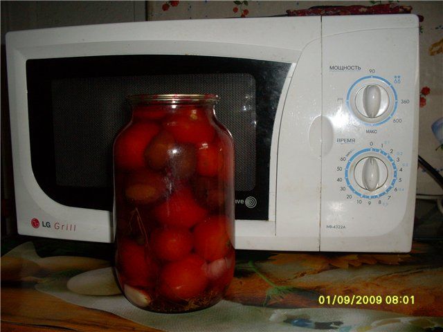 Консервированные помидоры в литровых банках