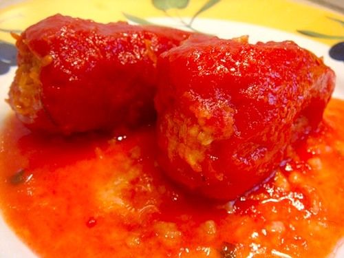 Перец фаршированный в томатном соке