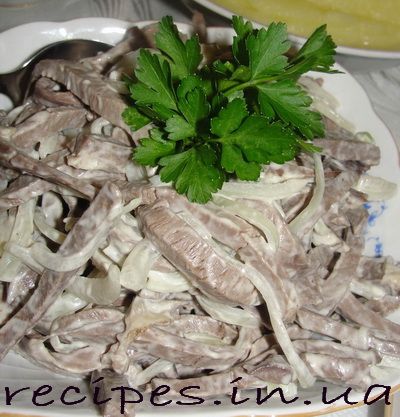 Рецепт салата с маринованным луком