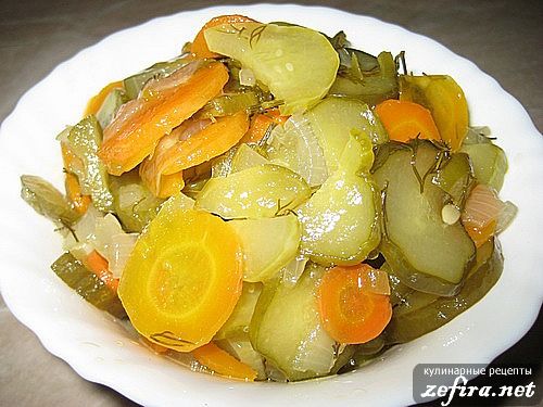 Рецепт зимнего салата из огурцов с морковкой