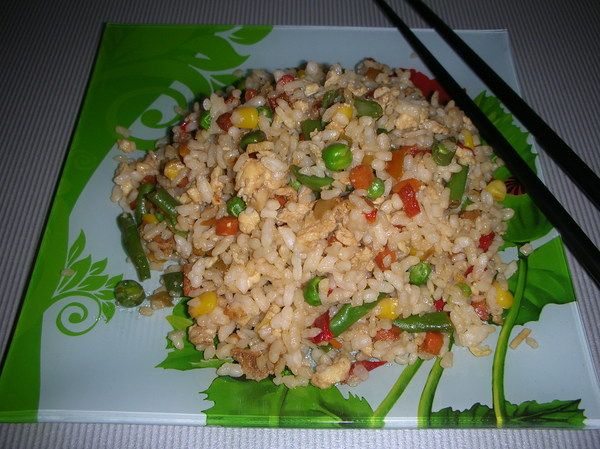 Рис по китайски с яйцом