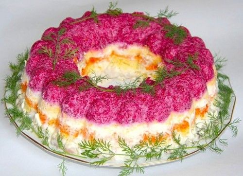 Салаты в виде торта