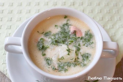 Суп из семги с плавленным сыром и сливками