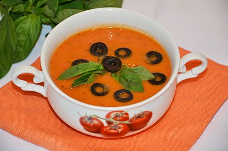 Томатный крем суп с базиликом