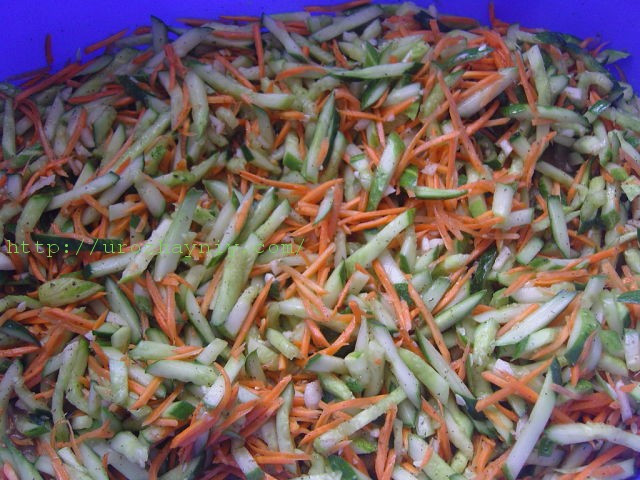 Салат на зиму огурцы по корейски с морковкой