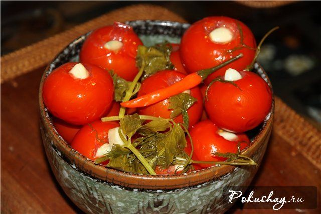 Рецепты маринованных помидор с чесноком внутри